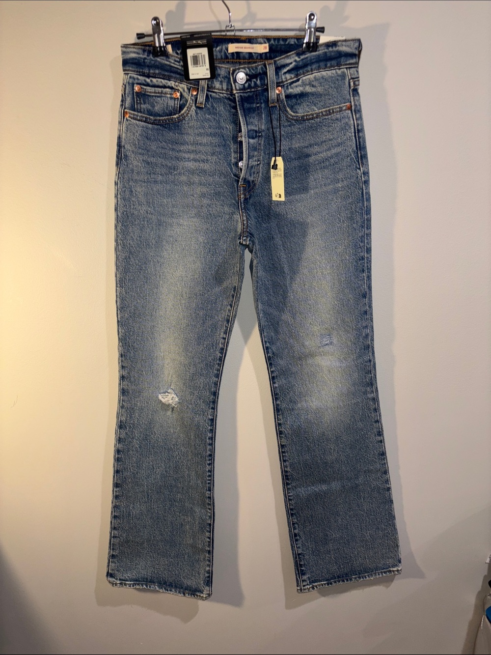 NWT Women’s wedgie boot cut button fly Blue Jeans - Classic Denim 28x 32